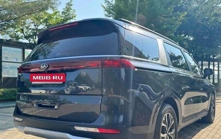 KIA Carnival, 2021 год, 2 600 000 рублей, 4 фотография
