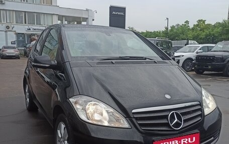 Mercedes-Benz A-Класс, 2011 год, 900 000 рублей, 1 фотография