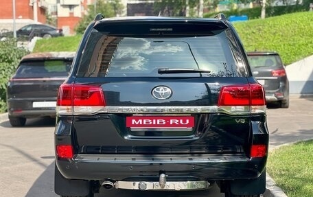 Toyota Land Cruiser 200, 2016 год, 5 950 000 рублей, 4 фотография