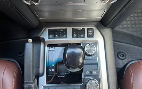 Toyota Land Cruiser 200, 2016 год, 5 950 000 рублей, 24 фотография