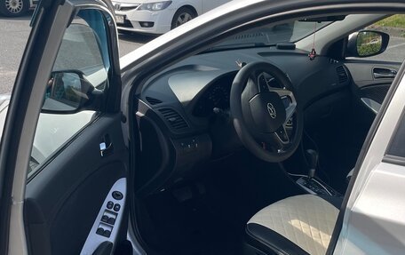 Hyundai Solaris II рестайлинг, 2012 год, 730 000 рублей, 13 фотография