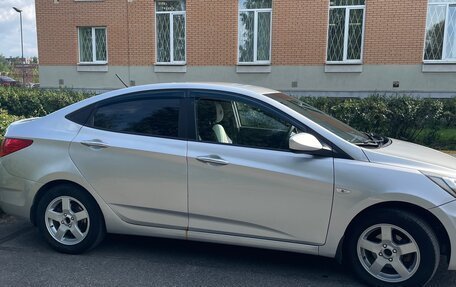 Hyundai Solaris II рестайлинг, 2012 год, 730 000 рублей, 16 фотография
