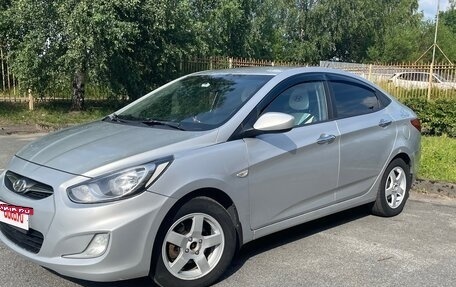 Hyundai Solaris II рестайлинг, 2012 год, 730 000 рублей, 18 фотография
