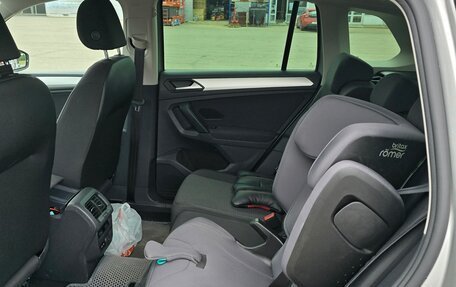 Volkswagen Tiguan II, 2019 год, 2 500 000 рублей, 8 фотография