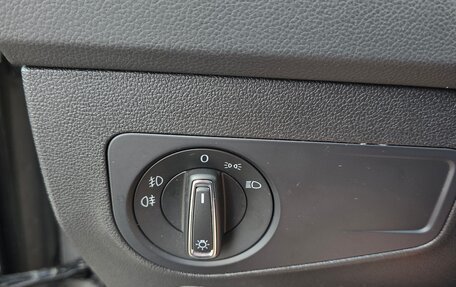 Volkswagen Tiguan II, 2019 год, 2 500 000 рублей, 31 фотография