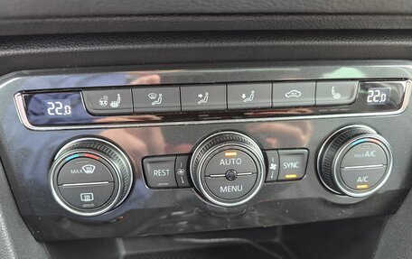 Volkswagen Tiguan II, 2019 год, 2 500 000 рублей, 36 фотография