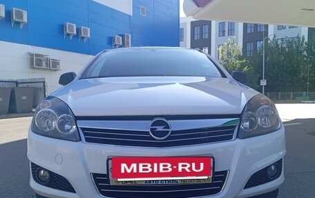 Opel Astra J, 2014 год, 850 000 рублей, 2 фотография