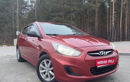 Hyundai Solaris II рестайлинг, 2011 год, 729 000 рублей, 2 фотография