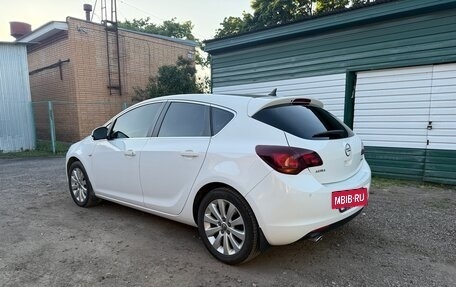 Opel Astra J, 2010 год, 830 000 рублей, 4 фотография