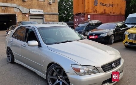 Toyota Altezza, 2000 год, 1 080 000 рублей, 1 фотография