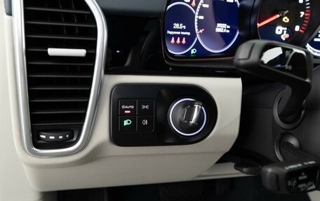Porsche Cayenne III, 2023 год, 11 238 700 рублей, 16 фотография