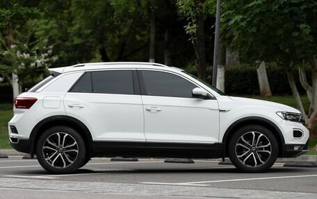 Volkswagen T-Roc I, 2022 год, 1 350 000 рублей, 6 фотография
