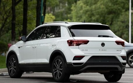 Volkswagen T-Roc I, 2022 год, 1 350 000 рублей, 3 фотография