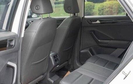 Volkswagen T-Roc I, 2022 год, 1 350 000 рублей, 13 фотография