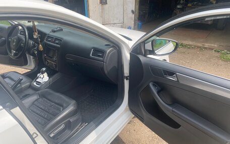Volkswagen Jetta VI, 2011 год, 985 000 рублей, 12 фотография