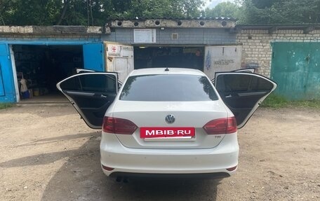 Volkswagen Jetta VI, 2011 год, 985 000 рублей, 9 фотография