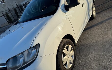 Renault Logan II, 2017 год, 630 000 рублей, 8 фотография