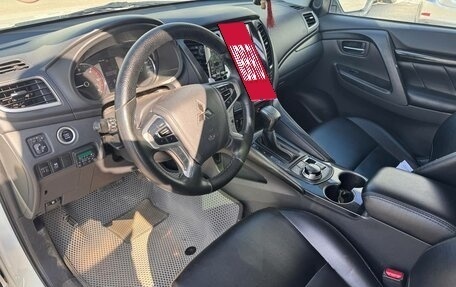 Mitsubishi Pajero Sport III рестайлинг, 2017 год, 2 295 000 рублей, 5 фотография