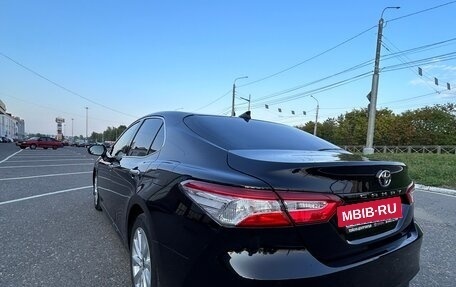 Toyota Camry, 2020 год, 3 050 000 рублей, 4 фотография