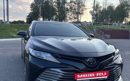 Toyota Camry, 2020 год, 3 050 000 рублей, 7 фотография