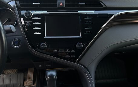 Toyota Camry, 2020 год, 3 050 000 рублей, 19 фотография