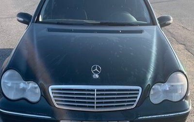 Mercedes-Benz C-Класс, 2003 год, 800 000 рублей, 1 фотография