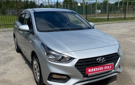Hyundai Solaris II рестайлинг, 2017 год, 1 230 000 рублей, 3 фотография