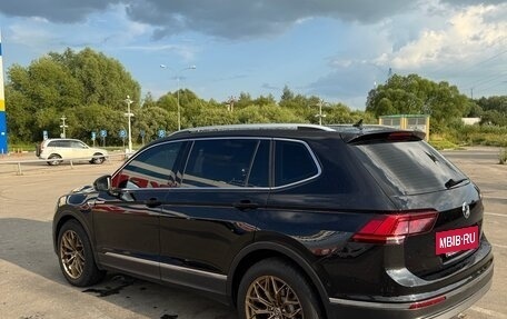 Volkswagen Tiguan II, 2018 год, 2 900 000 рублей, 4 фотография