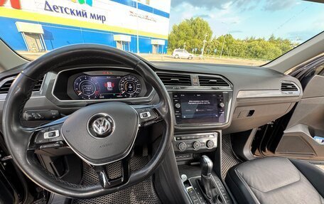 Volkswagen Tiguan II, 2018 год, 2 900 000 рублей, 13 фотография