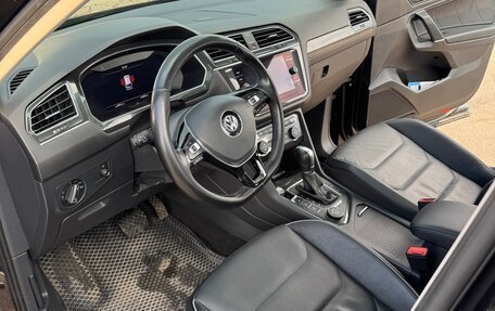 Volkswagen Tiguan II, 2018 год, 2 900 000 рублей, 11 фотография