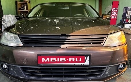 Volkswagen Jetta VI, 2013 год, 858 000 рублей, 3 фотография