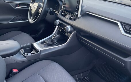 Toyota RAV4, 2021 год, 2 980 000 рублей, 20 фотография