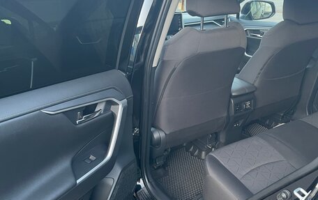 Toyota RAV4, 2021 год, 2 980 000 рублей, 28 фотография