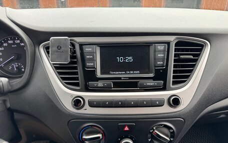 Hyundai Solaris II рестайлинг, 2018 год, 1 050 000 рублей, 24 фотография