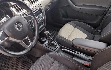 Skoda Rapid I, 2015 год, 880 000 рублей, 6 фотография