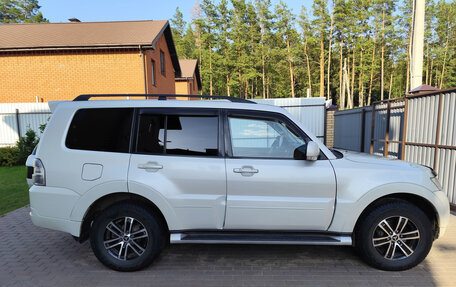 Mitsubishi Pajero IV, 2014 год, 2 550 000 рублей, 3 фотография