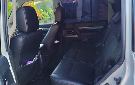 Mitsubishi Pajero IV, 2014 год, 2 550 000 рублей, 7 фотография