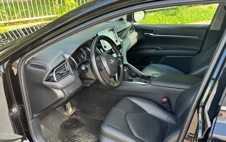Toyota Camry, 2021 год, 3 200 000 рублей, 10 фотография
