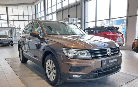 Volkswagen Tiguan II, 2018 год, 2 393 000 рублей, 3 фотография