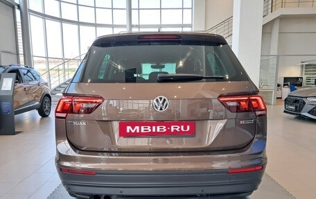 Volkswagen Tiguan II, 2018 год, 2 393 000 рублей, 7 фотография