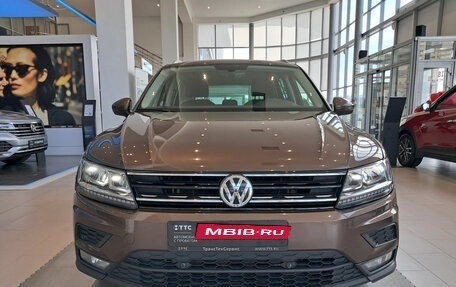Volkswagen Tiguan II, 2018 год, 2 393 000 рублей, 2 фотография