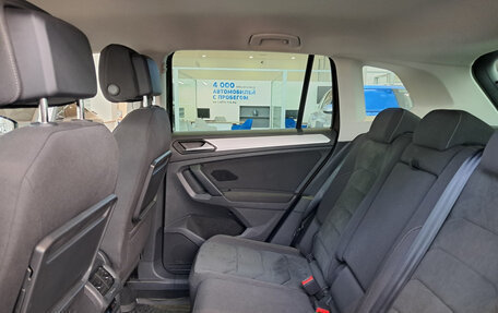 Volkswagen Tiguan II, 2018 год, 2 393 000 рублей, 15 фотография