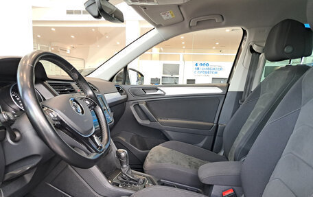 Volkswagen Tiguan II, 2018 год, 2 393 000 рублей, 20 фотография