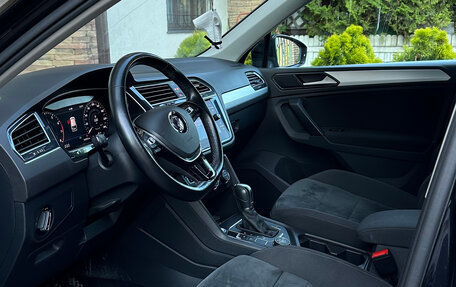 Volkswagen Tiguan II, 2018 год, 2 100 000 рублей, 4 фотография