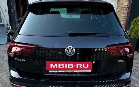 Volkswagen Tiguan II, 2018 год, 2 100 000 рублей, 11 фотография