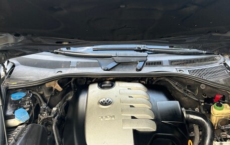 Volkswagen Touareg III, 2005 год, 860 000 рублей, 8 фотография