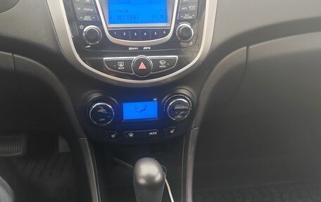 Hyundai Solaris II рестайлинг, 2012 год, 1 080 000 рублей, 10 фотография