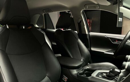Toyota RAV4, 2021 год, 3 290 000 рублей, 16 фотография