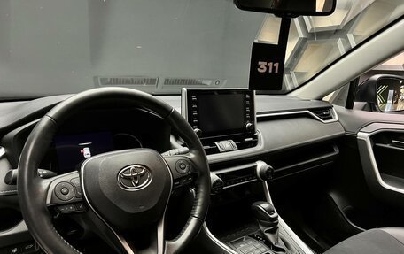 Toyota RAV4, 2021 год, 3 290 000 рублей, 13 фотография