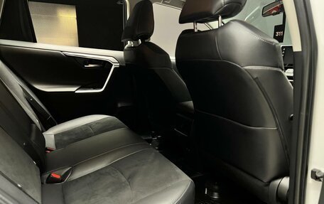 Toyota RAV4, 2021 год, 3 290 000 рублей, 24 фотография